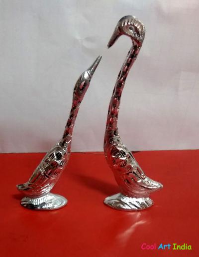 Fancy pair metal swan